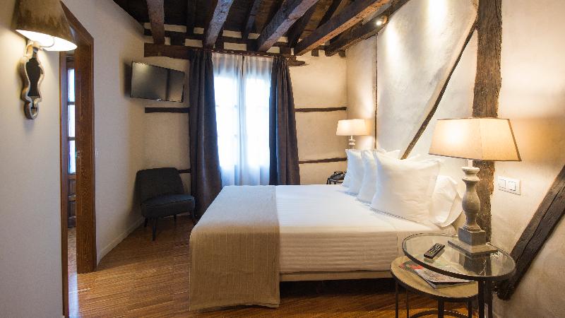 标准间, Abad Toledo