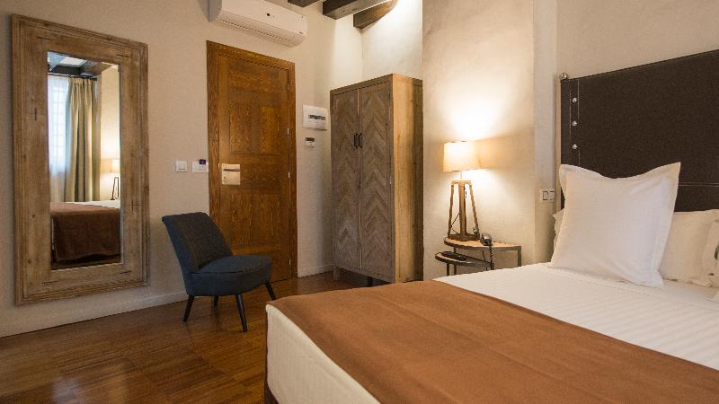 标准间, Abad Toledo