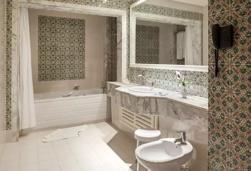 اتاق استاندارد چهار تخته, El Mouradi Douz