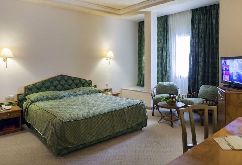 اتاق استاندارد چهار تخته, El Mouradi Douz