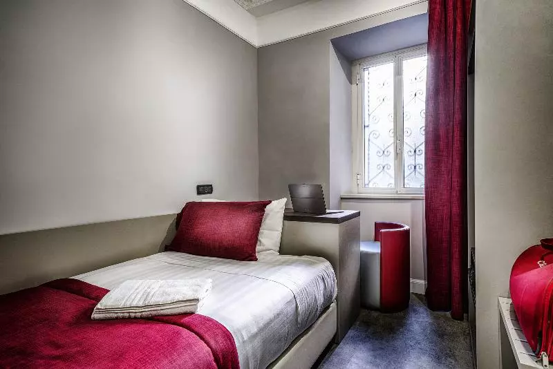 اتاق استاندارد یک نفره, Varese