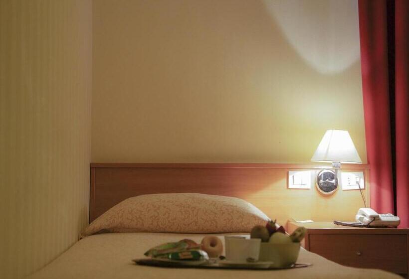 اتاق اکونومی یک تخته, Fortuna