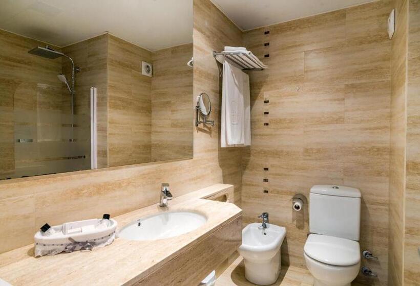 חדר דלוקס, Garbi