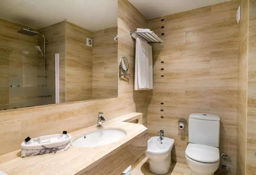 اتاق لوکس, Garbi