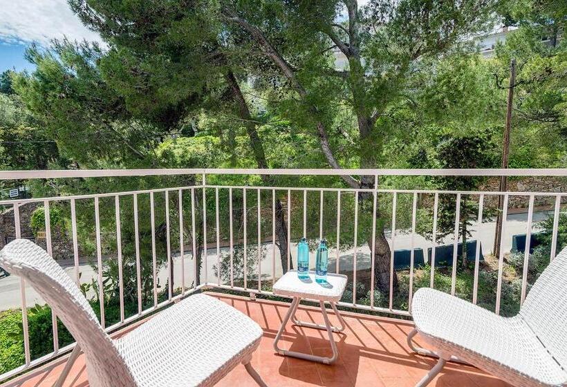 اتاق لوکس, Garbi