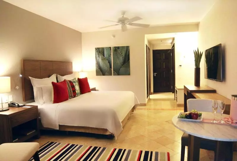 اتاق لوکس با تخت بزرگ, Grand Fiesta Americana Los Cabos All Inclusive Golf & Spa