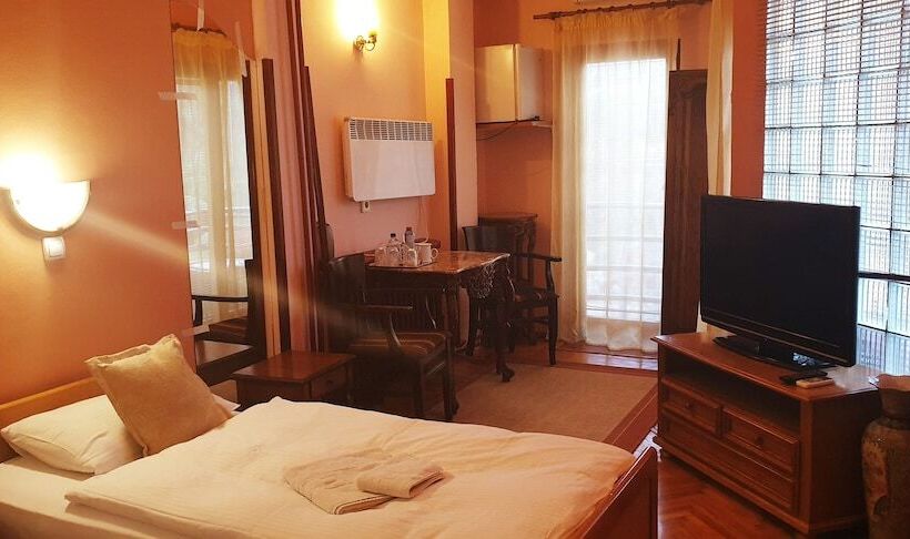 اتاق استاندارد سه تخته با بالکن, Kapistec Skopje