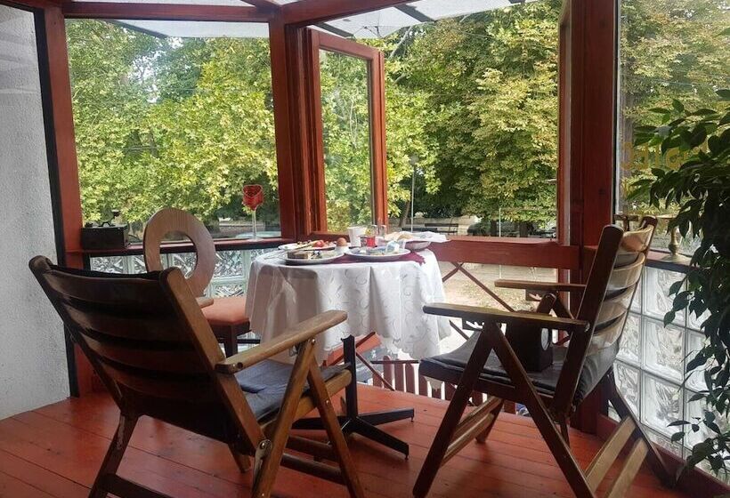 اتاق خانوادگی, Kapistec Skopje