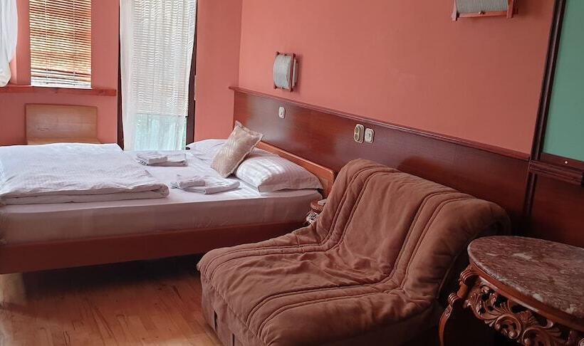 اتاق راحتی, Kapistec Skopje