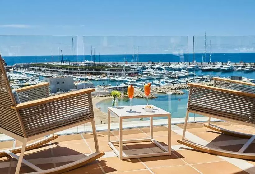 سوییت جونیور با چشم‌انداز دریا, Pure Salt Port Adriano  Adults Only