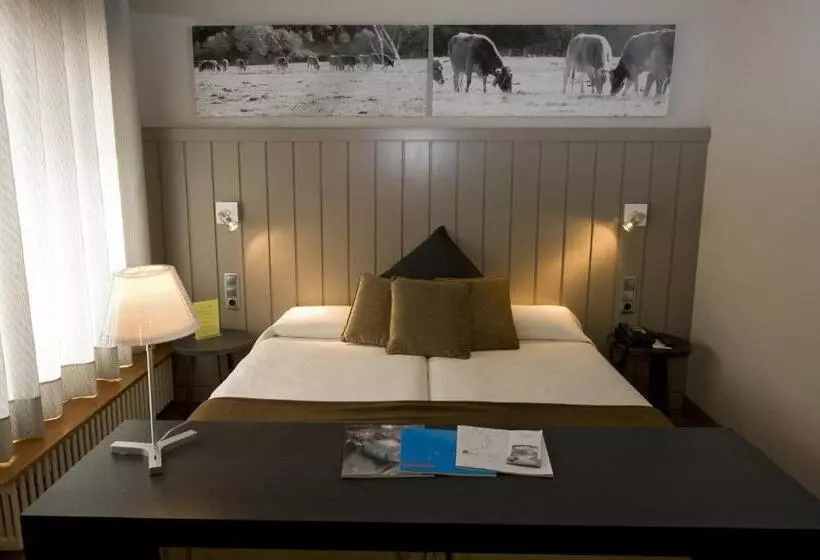 Standard Room with Balcony Garden View, Restaurant Pessets & SPA