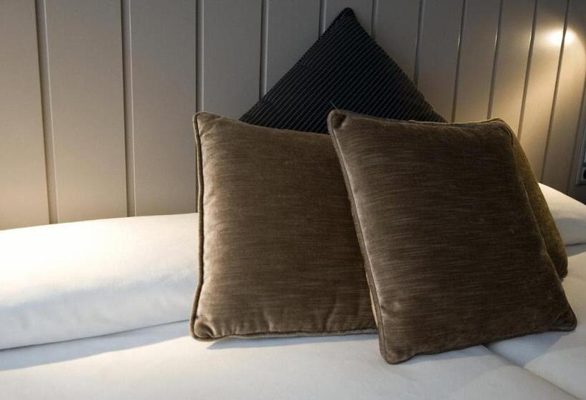 Номер Стандарт с Балконом Вид на Сад, Restaurant Pessets & SPA