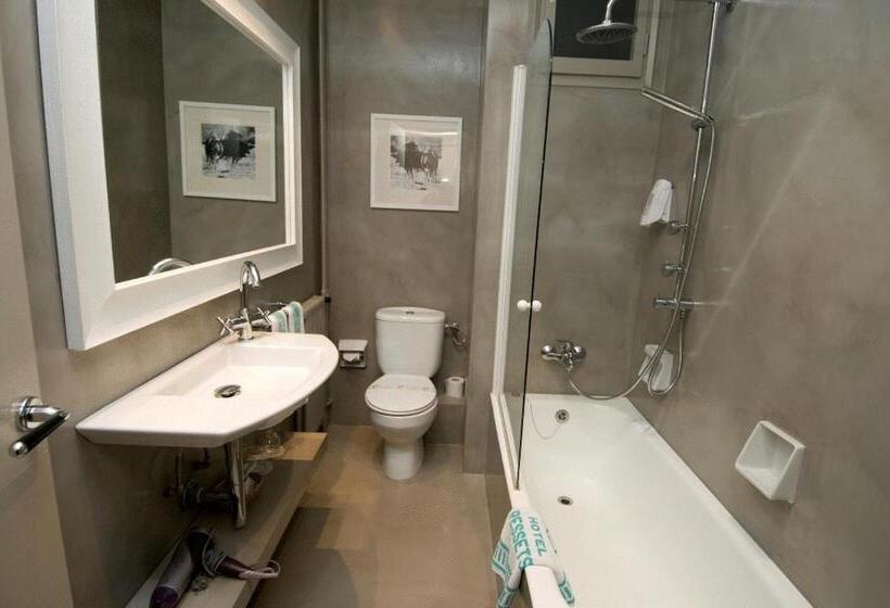 Номер Стандарт с Балконом Вид на Сад, Restaurant Pessets & SPA