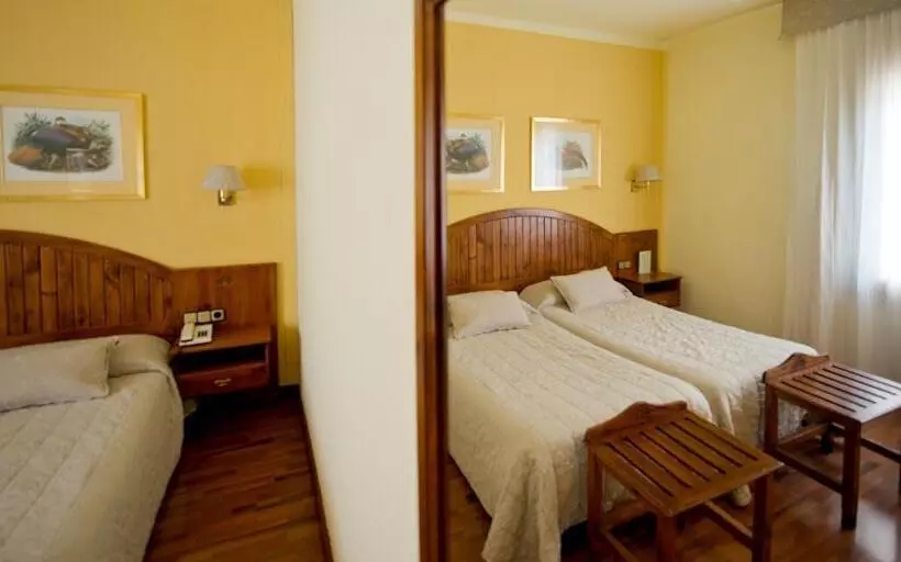 Standard Triple Room, Restaurant Pessets & SPA