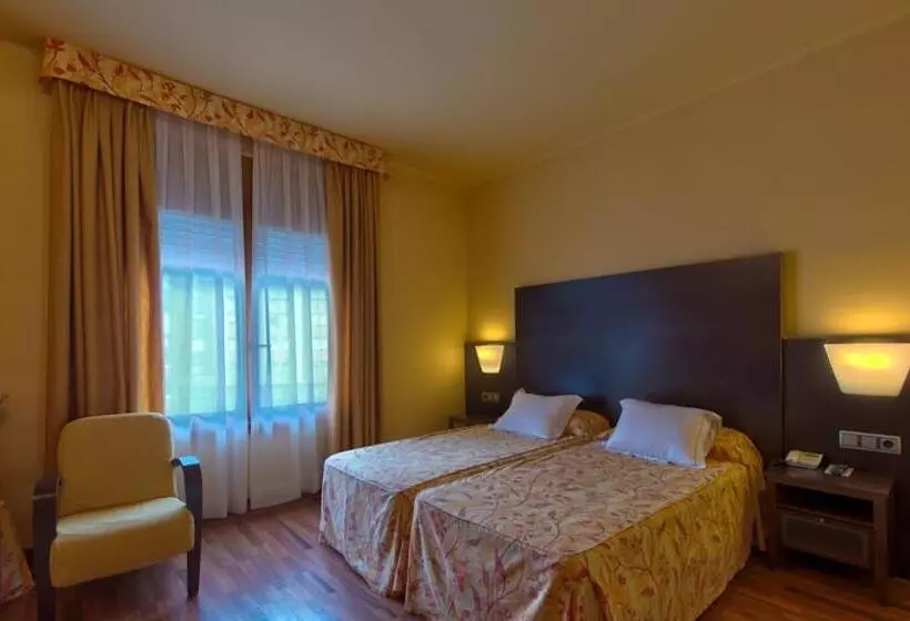 Standard Triple Room, Restaurant Pessets & SPA