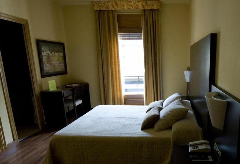 Номер Стандарт Трехместный, Restaurant Pessets & SPA