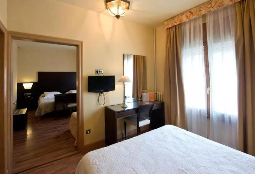 Standard Quadruple Room, Restaurant Pessets & SPA