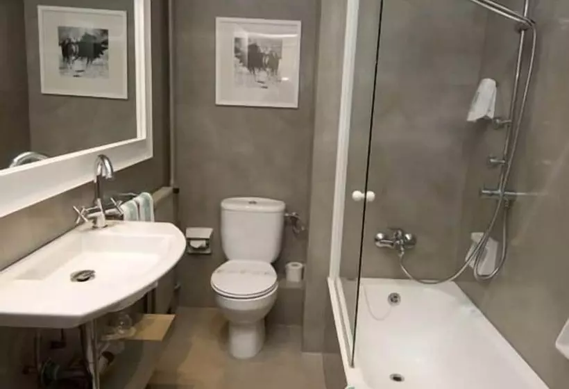 Penthouse Room, Restaurant Pessets & SPA