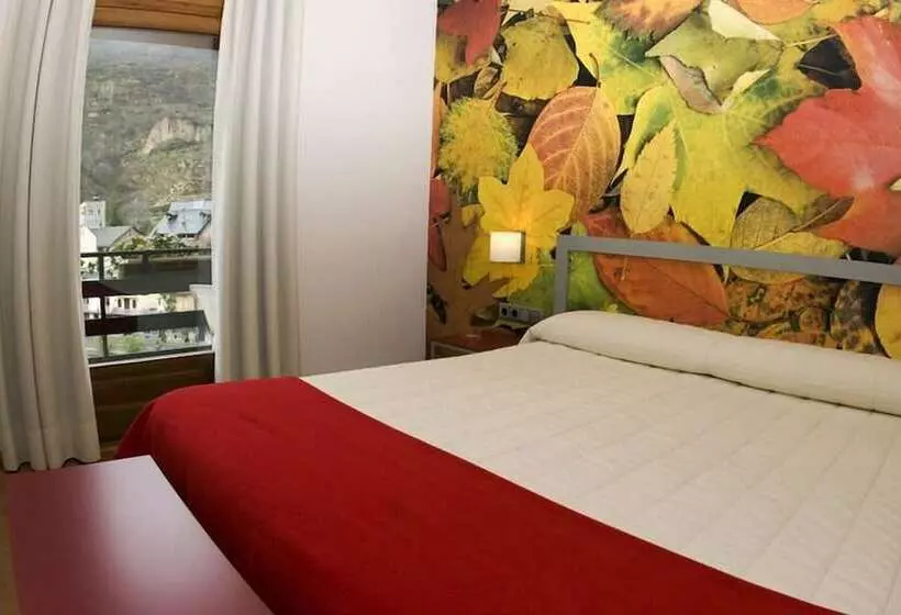 Penthouse Room, Restaurant Pessets & SPA