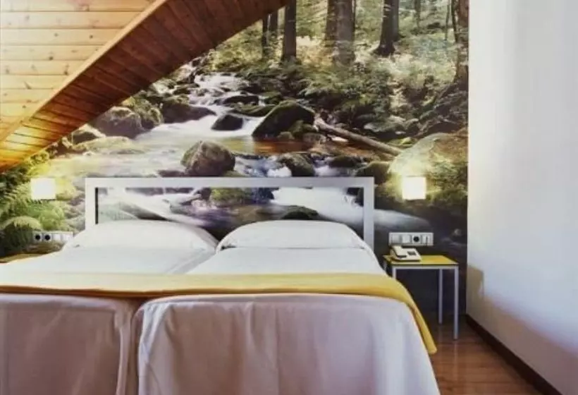Penthouse Room, Restaurant Pessets & SPA