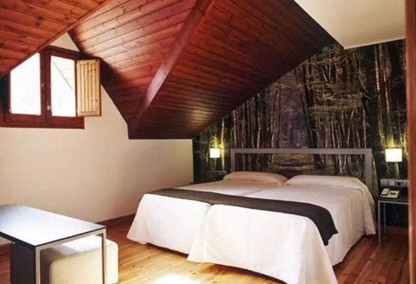 Penthouse Room, Restaurant Pessets & SPA