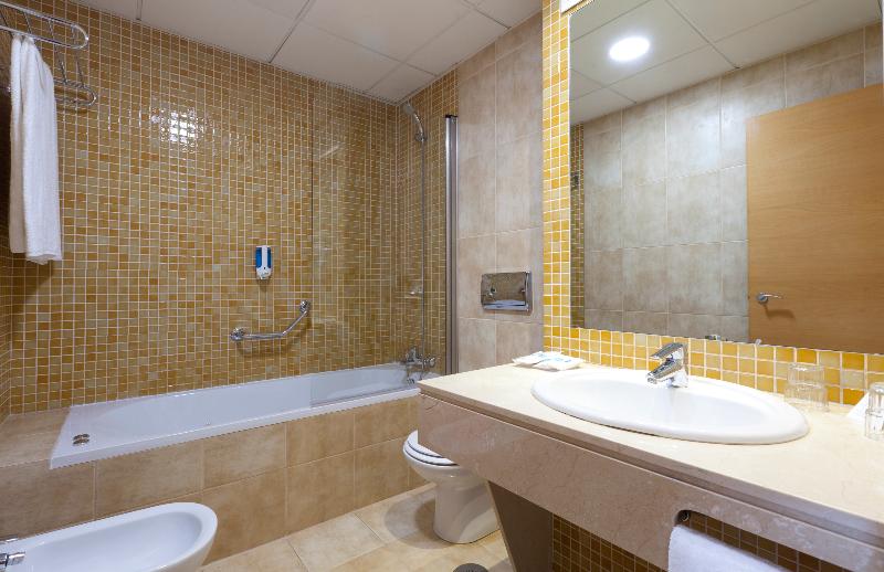 اتاق خانوادگی, Vertice Sevilla