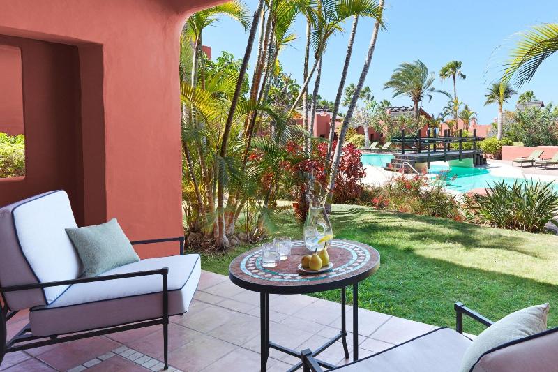 اتاق خانوادگی, Vertice Sevilla