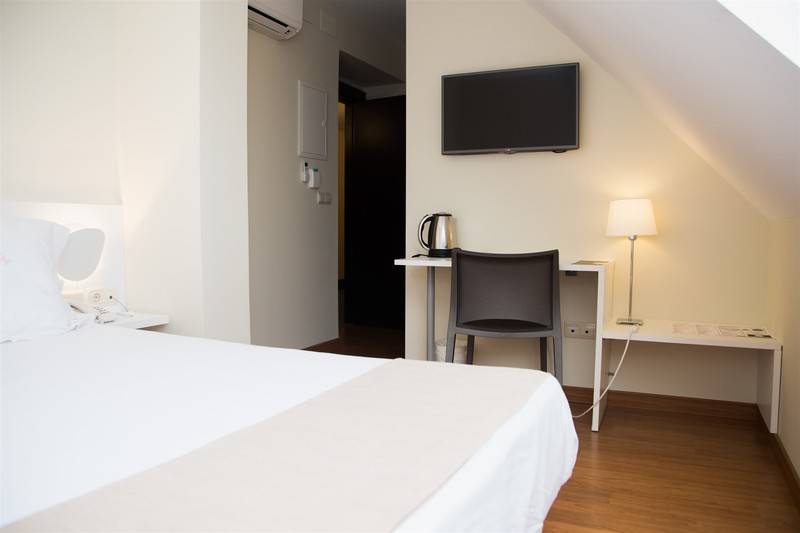 اتاق اکونومی, Vertice Sevilla