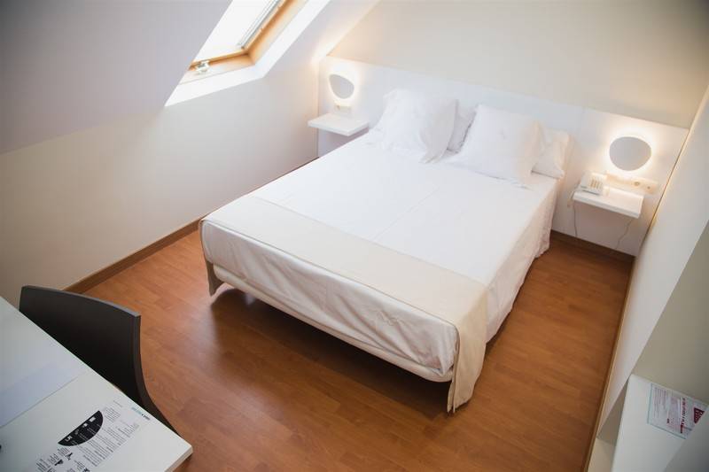 اتاق اکونومی, Vertice Sevilla