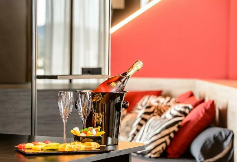 Номер Стандарт, Vibra District - Adults Only