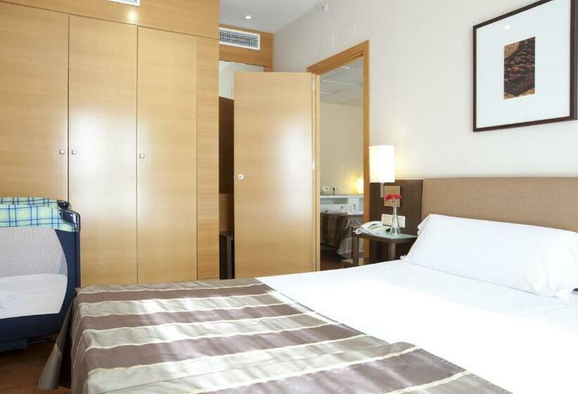 اتاق خانوادگی, Vertice Sevilla