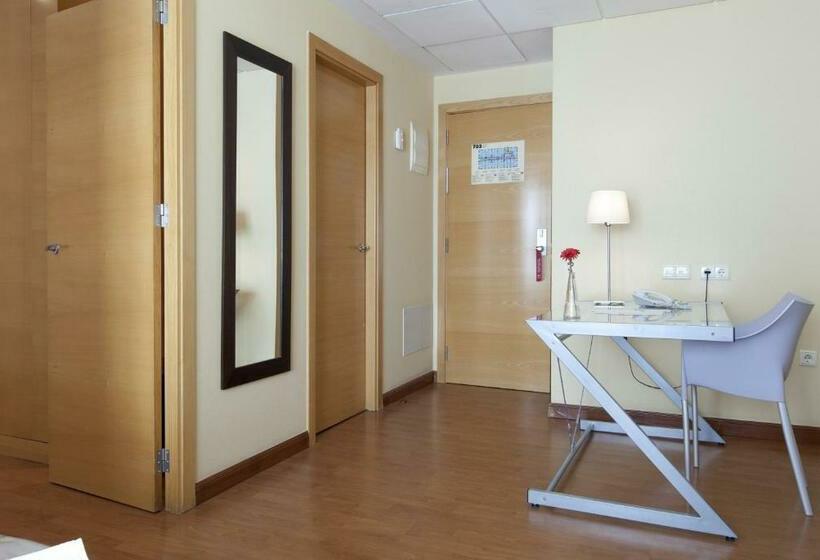 اتاق خانوادگی, Vertice Sevilla