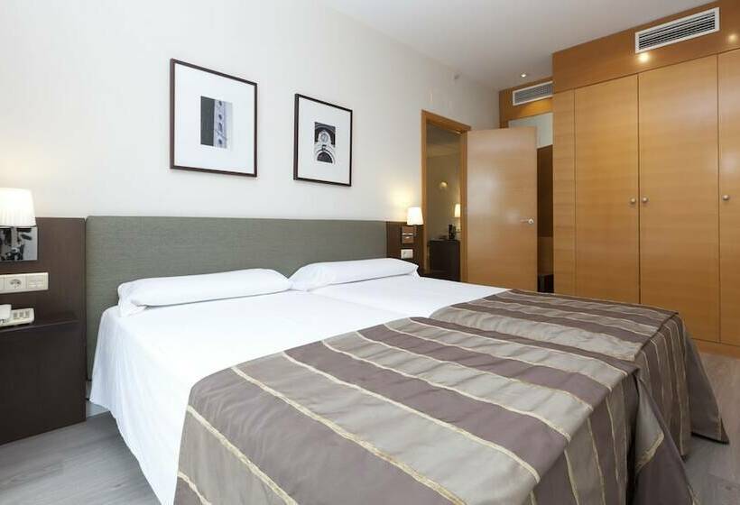 اتاق خانوادگی, Vertice Sevilla