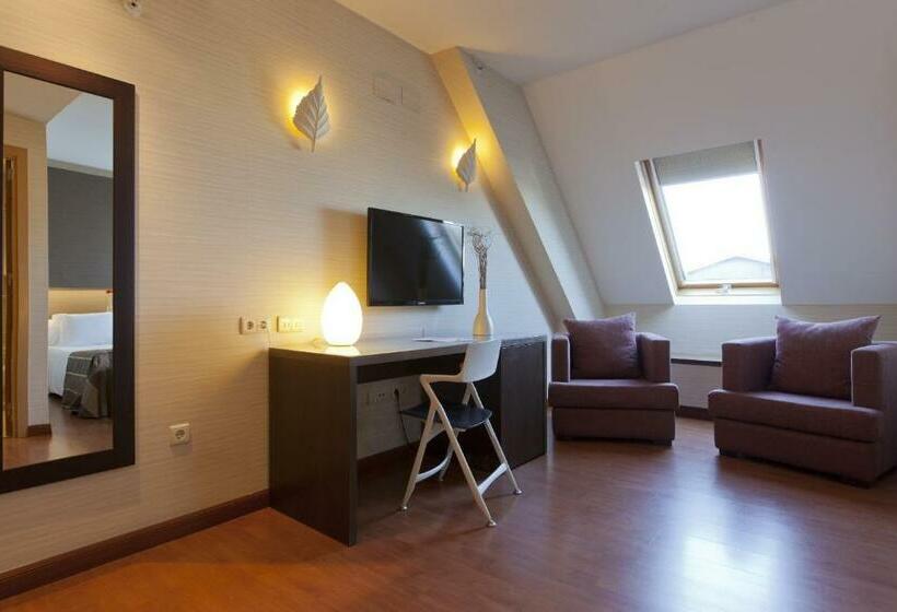 اتاق لوکس با وان آب گرم, Vertice Sevilla