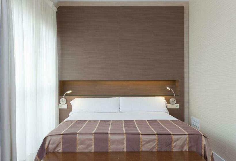 اتاق لوکس با وان آب گرم, Vertice Sevilla