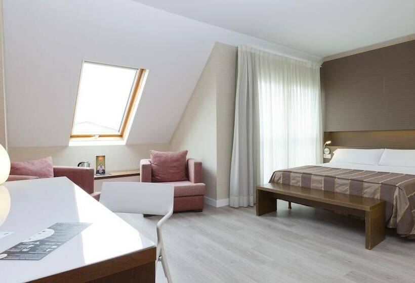 اتاق لوکس با وان آب گرم, Vertice Sevilla