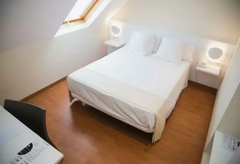 Standard Yhden Hengen Huone, Vertice Sevilla