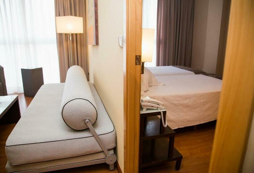 سوییت جونیور, Vertice Sevilla