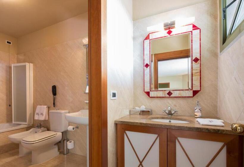 جناح مزود بتراس, Villa Undulna  Terme Della Versilia