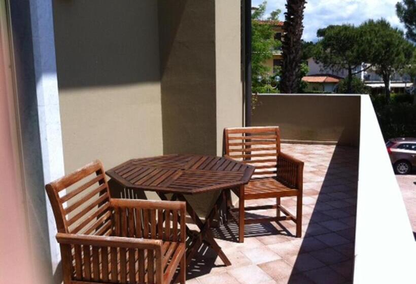 غرفة قياسية مزوَّدة بتراس, Villa Undulna  Terme Della Versilia