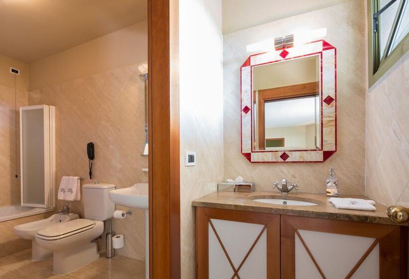 جناح مزود بتراس, Villa Undulna  Terme Della Versilia