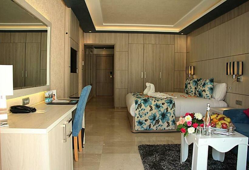 수피리어 룸, Zaki