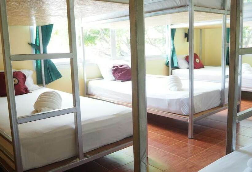 共用房间的床, Chaokoh Dorm Room