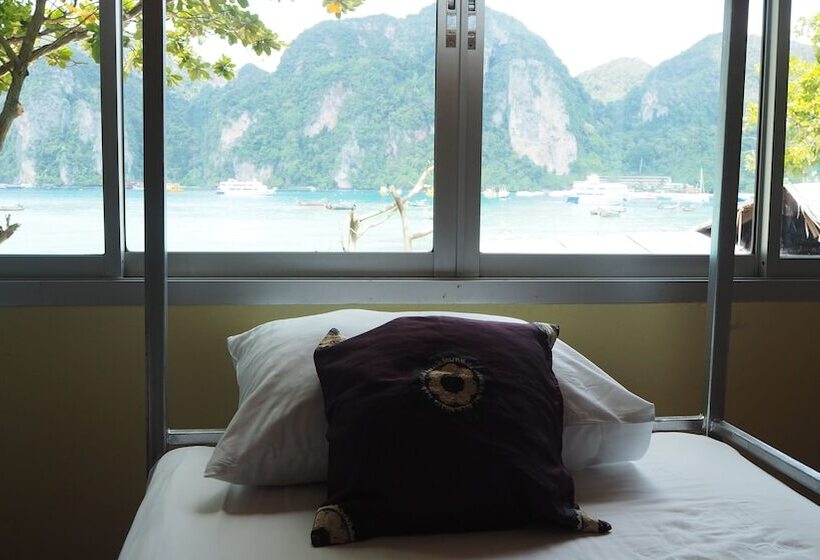 共用房间的床, Chaokoh Dorm Room