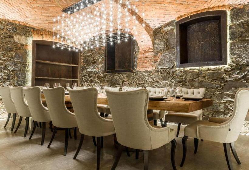 اتاق لوکس, Morea