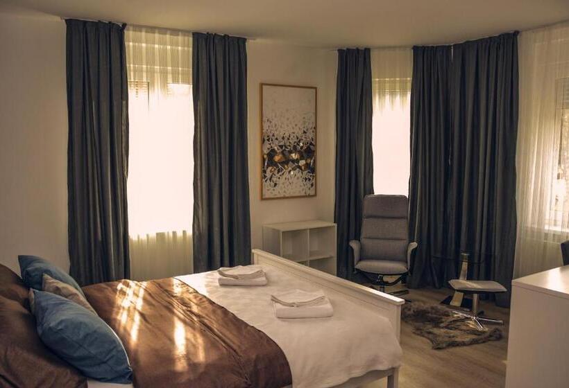 اتاق استاندارد با بالکن, Morea