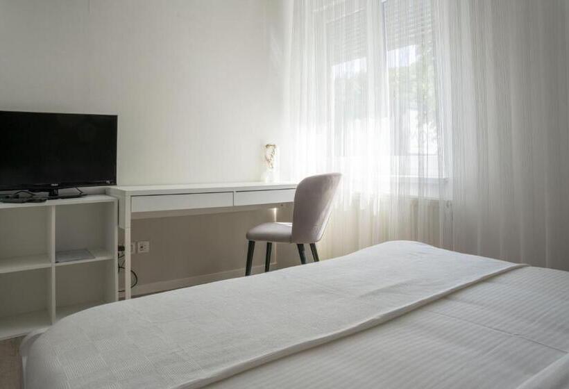 اتاق سوپریور, Morea