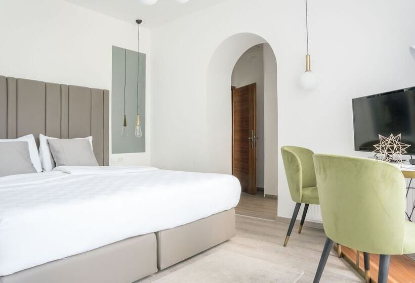 اتاق لوکس, Morea