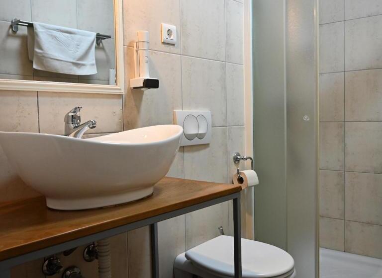 اتاق استاندارد یک نفره, Morea