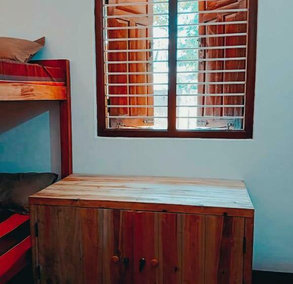 Cama em Quarto Compartilhado, The White House
